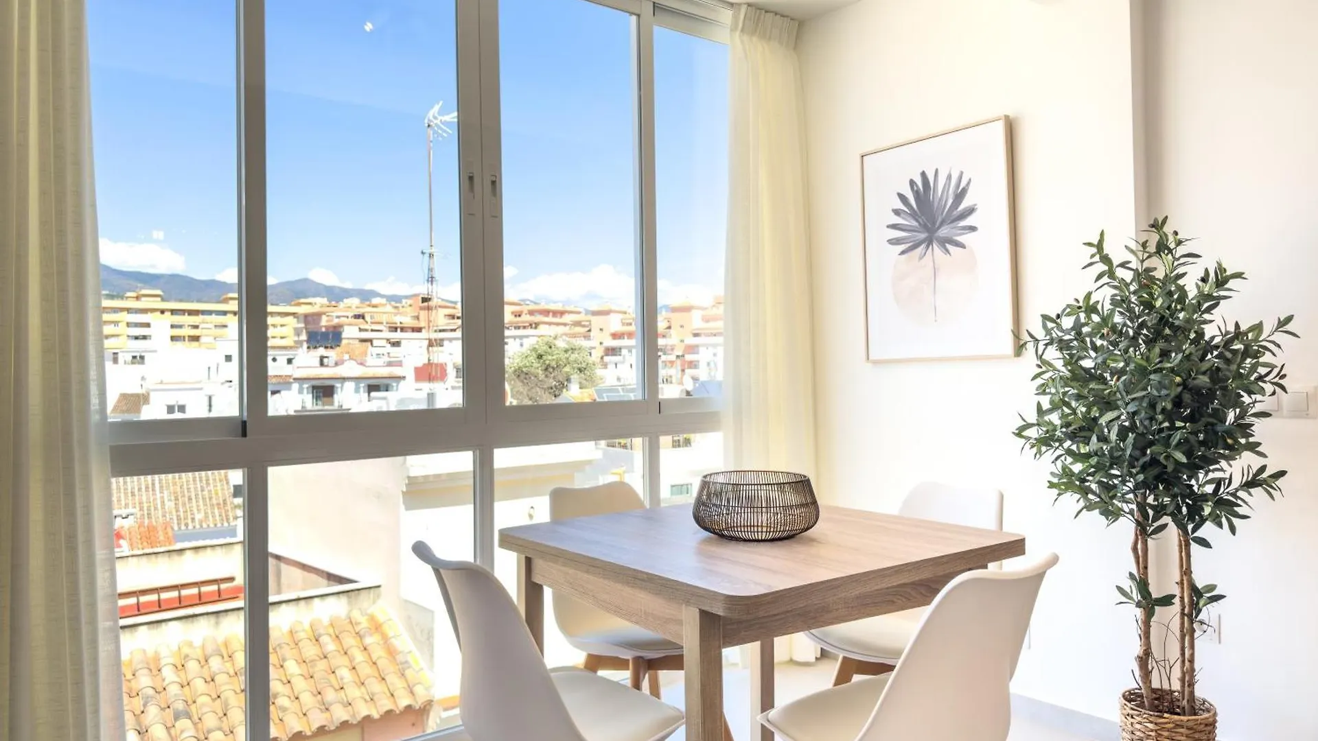 Hanami Avenida De Espana Mountain View 5H Estepona Lejlighed